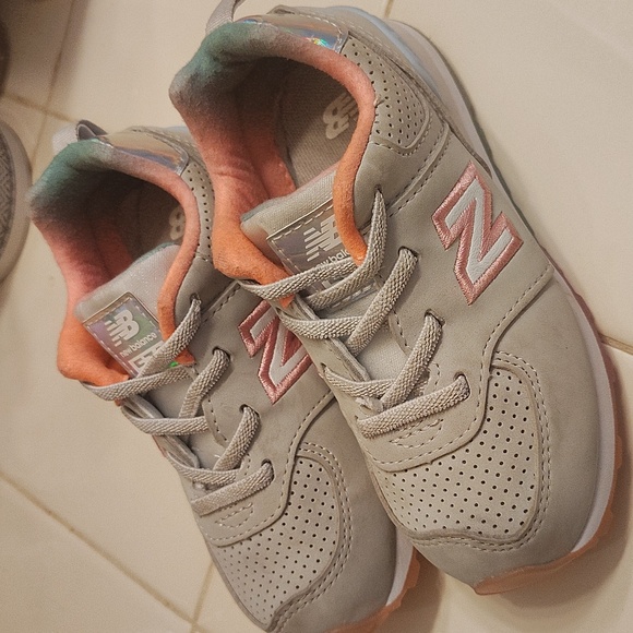 New Balance 574 Athletic Toddler Sneakers GUC - Picture 3 of 5